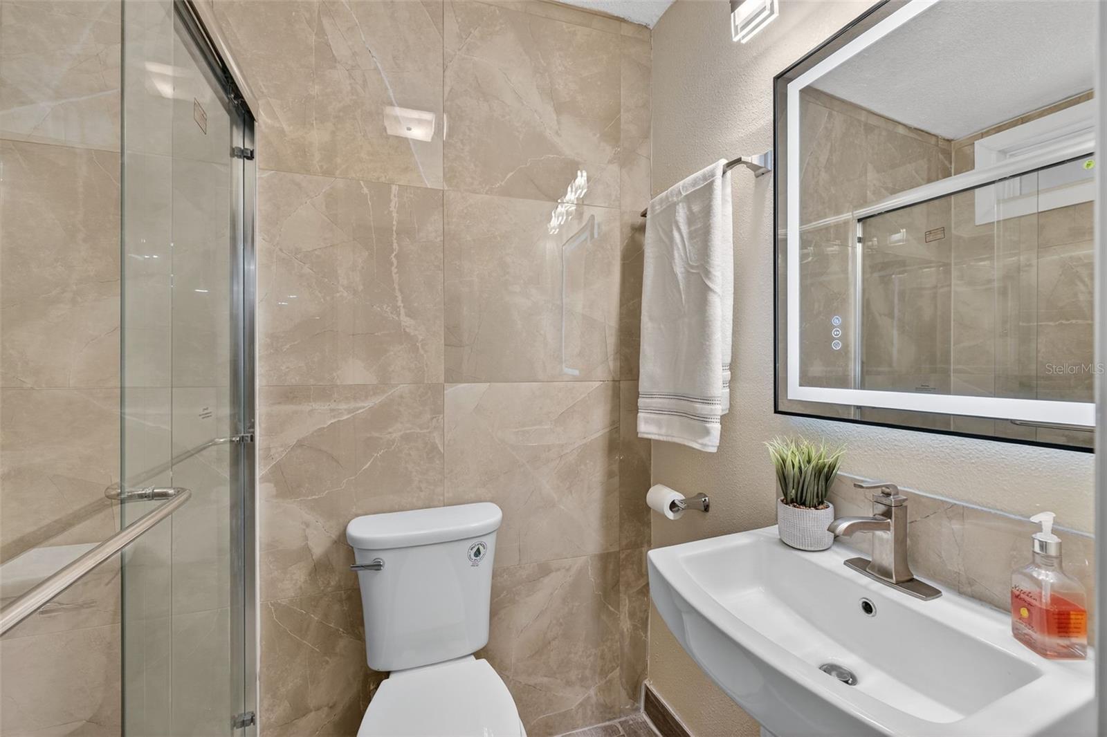 Image 35 of 80 For 7 Bay Street