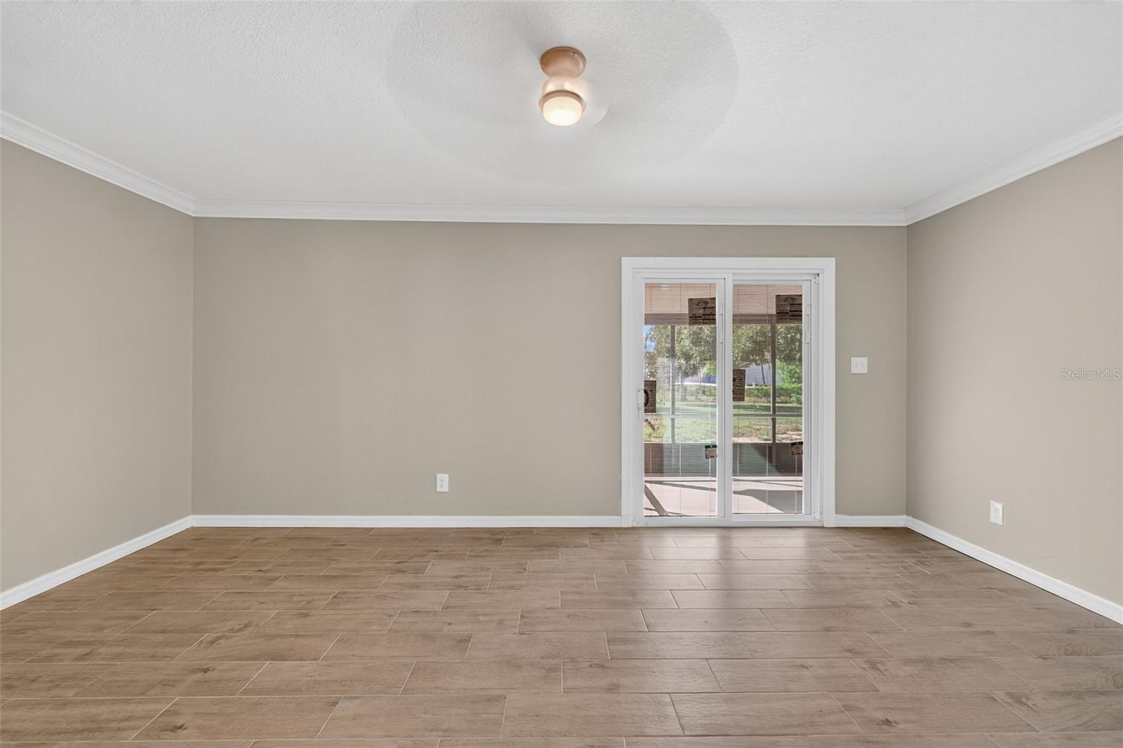 Image 37 of 80 For 7 Bay Street