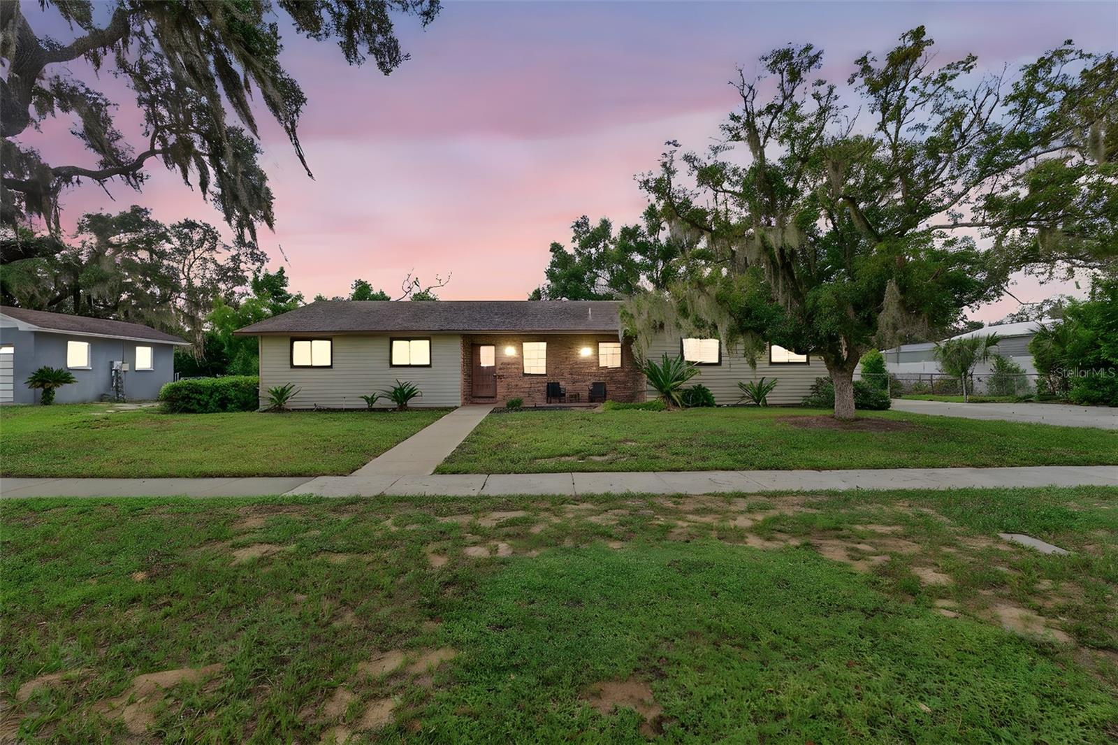 Image 4 of 80 For 7 Bay Street