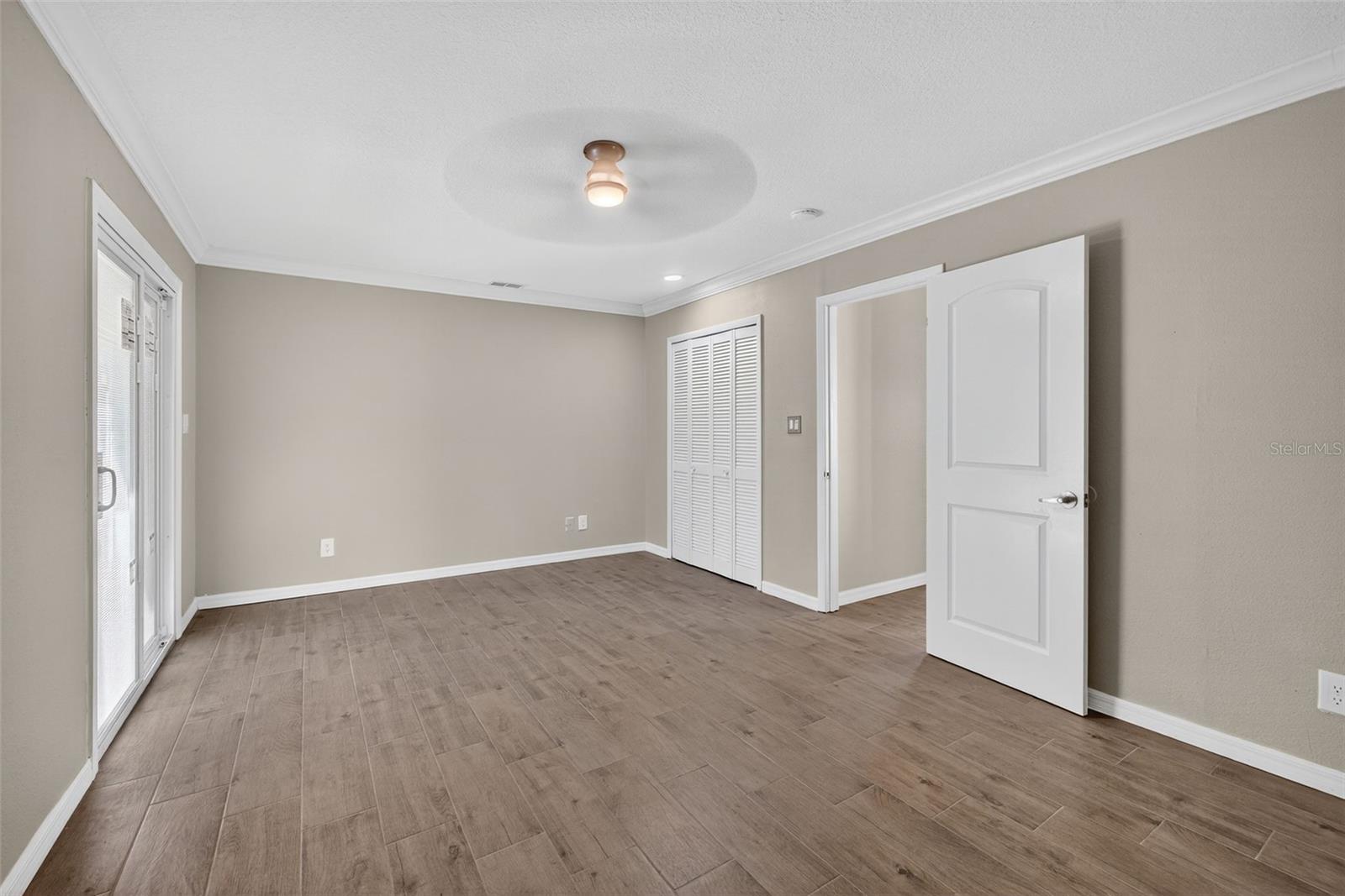 Image 40 of 80 For 7 Bay Street