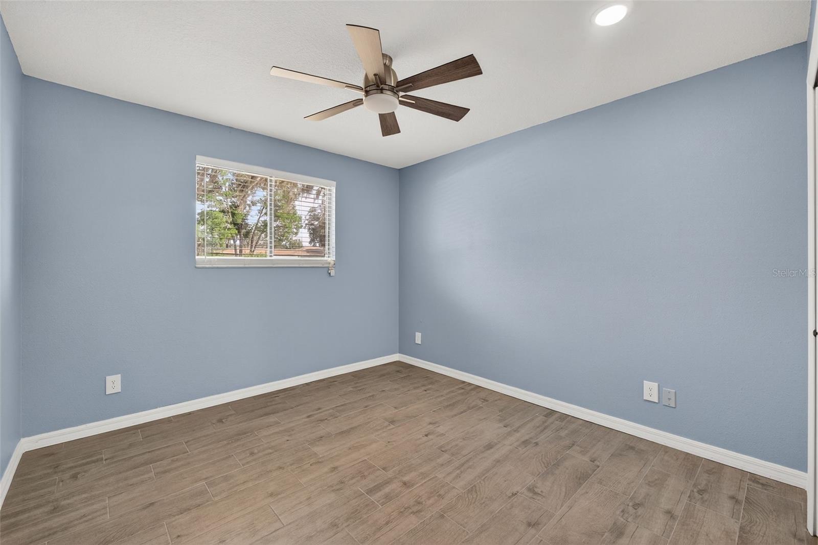 Image 48 of 80 For 7 Bay Street