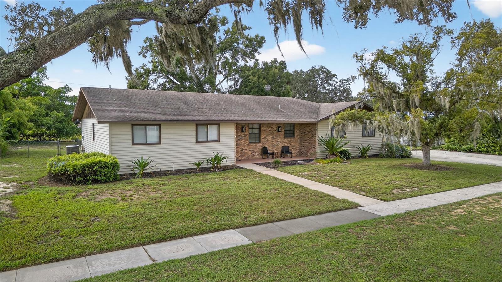 Image 69 of 80 For 7 Bay Street