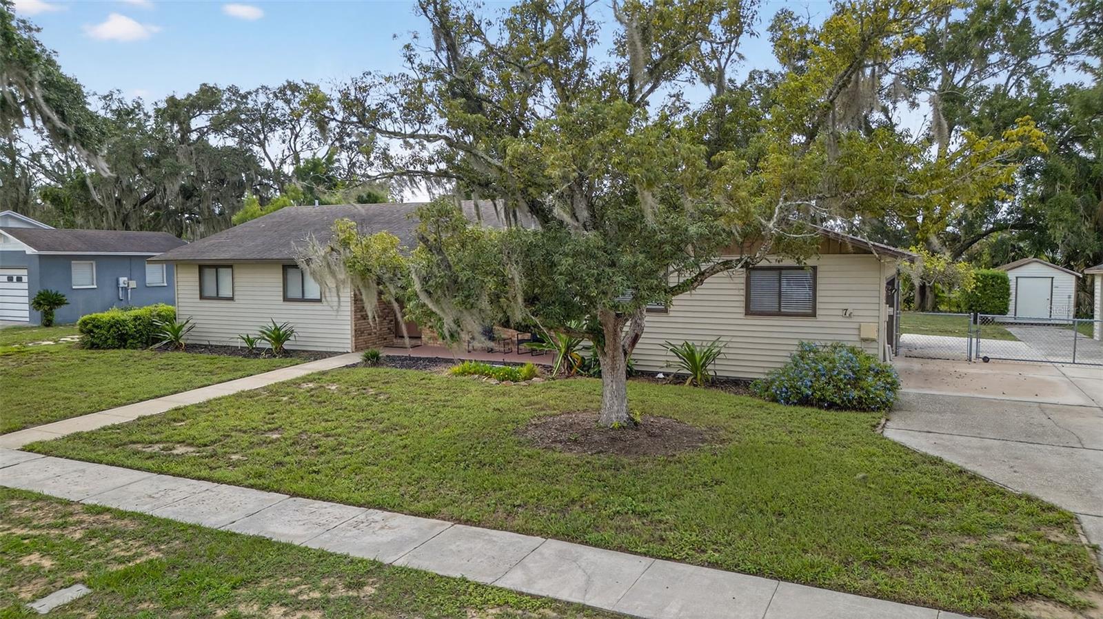 Image 72 of 80 For 7 Bay Street