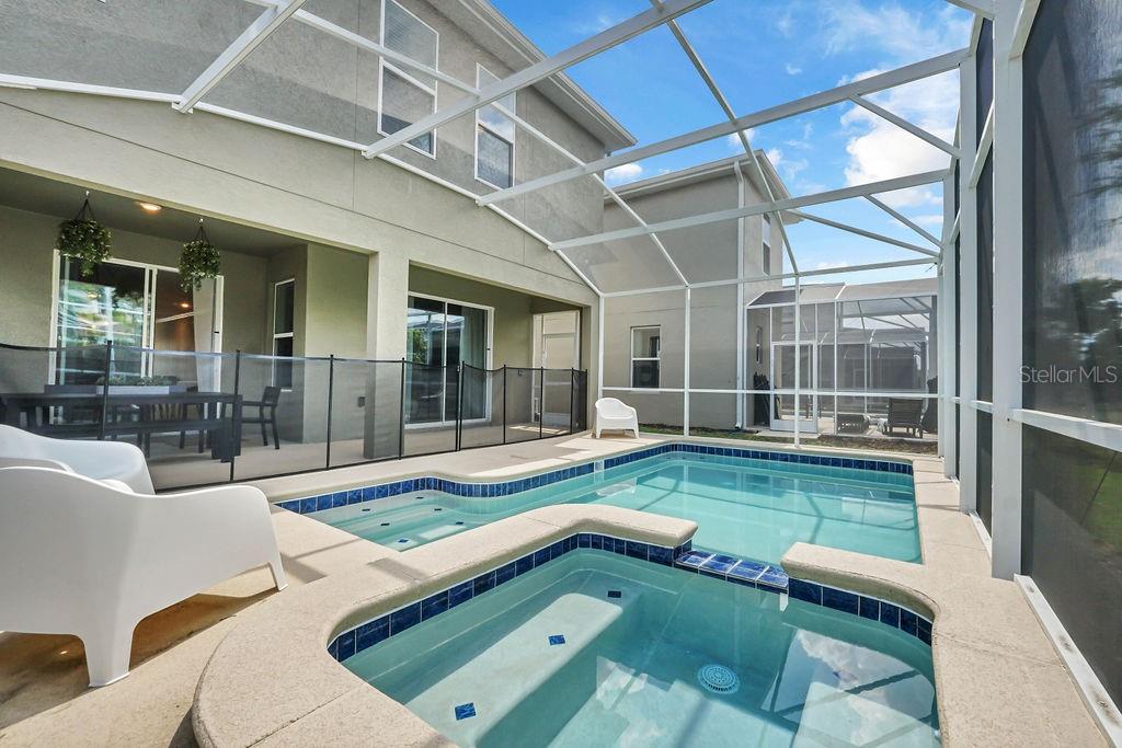 Image 11 of 30 For 8919 Play Through Drive