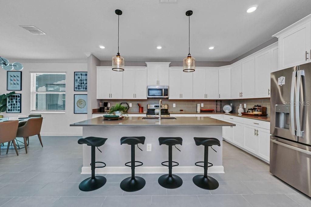 Image 4 of 30 For 8919 Play Through Drive