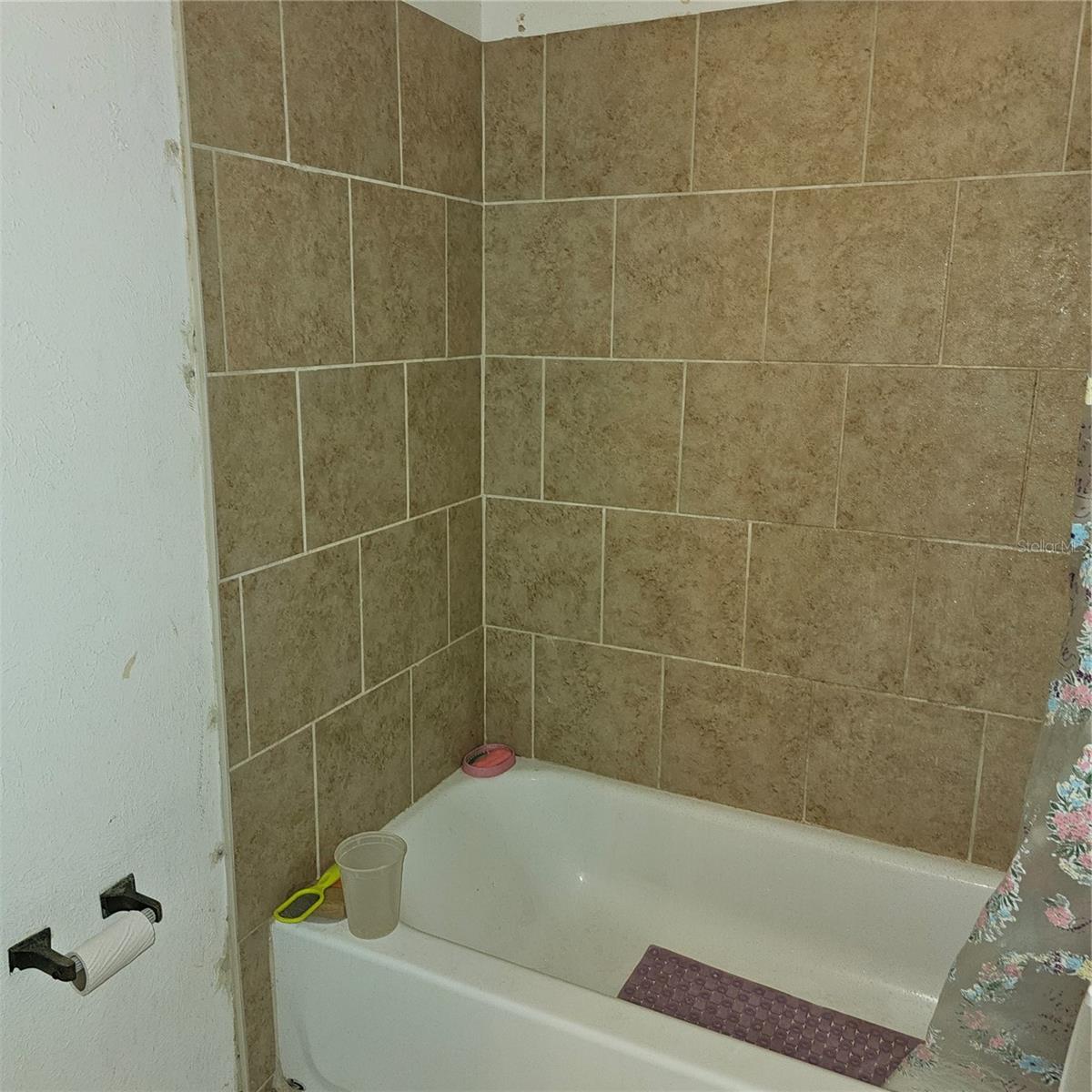 Image 10 of 17 For 4021 Henley Road 1701