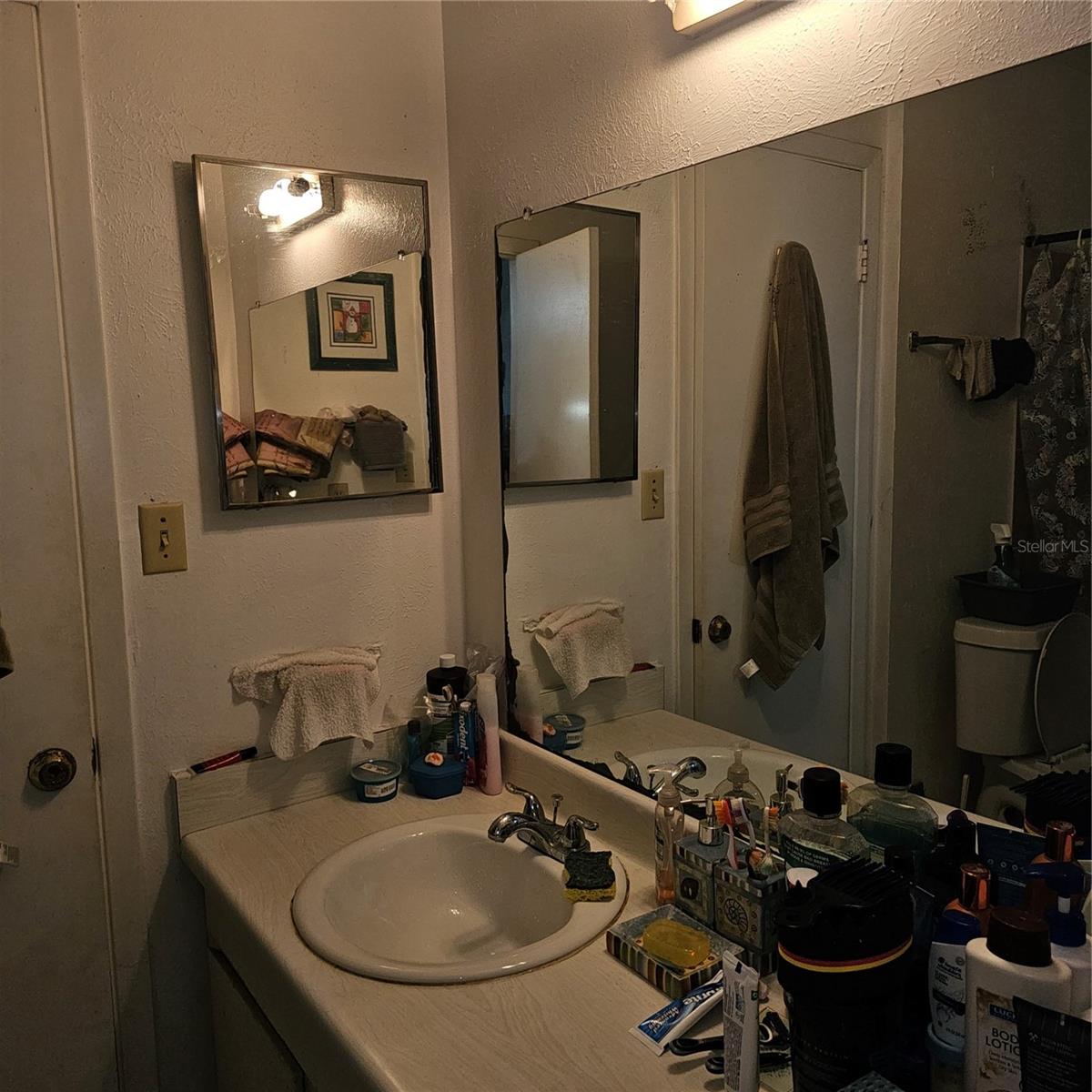 Image 11 of 17 For 4021 Henley Road 1701