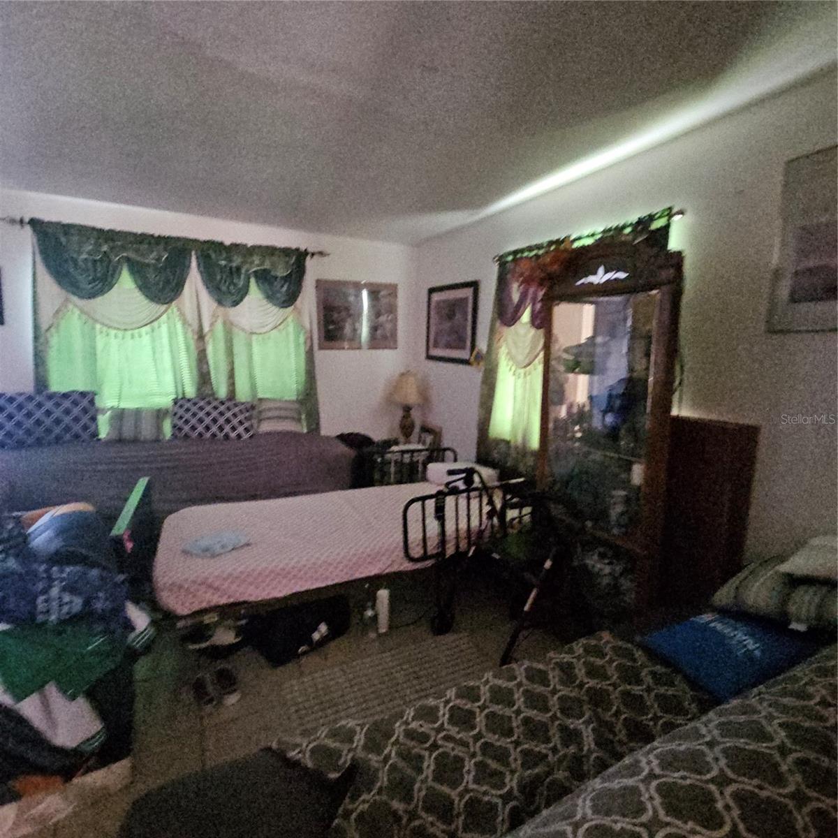 Image 15 of 17 For 4021 Henley Road 1701