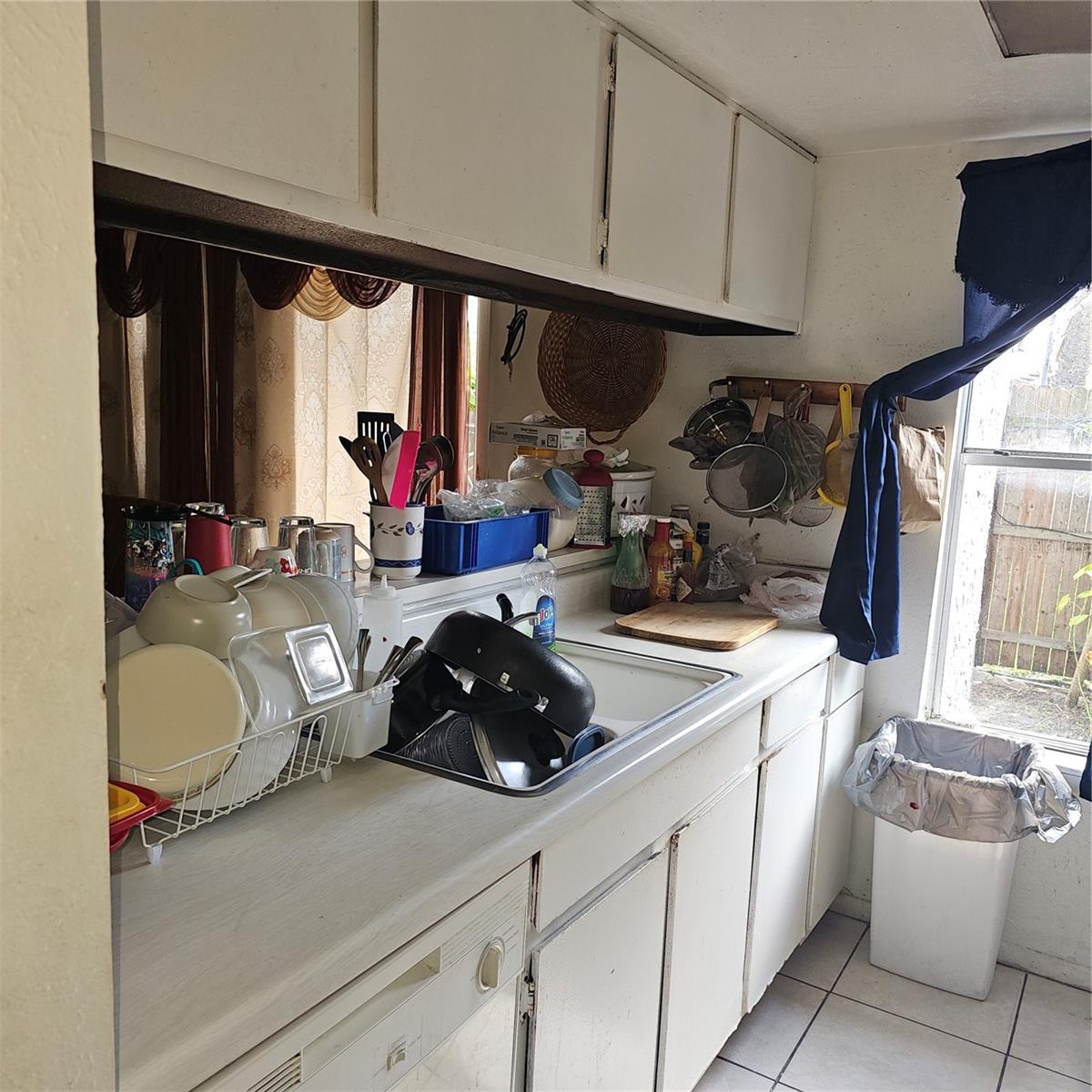 Image 4 of 17 For 4021 Henley Road 1701