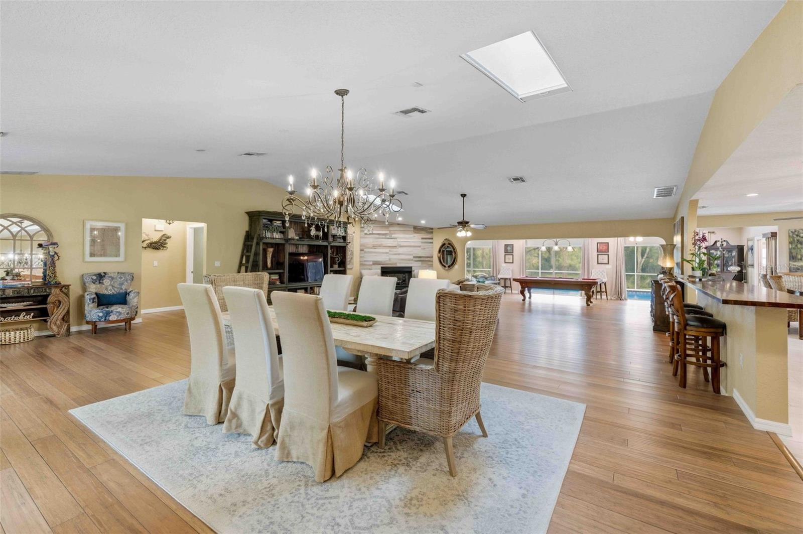 Image 10 of 79 For 1475 Glenridge Drive