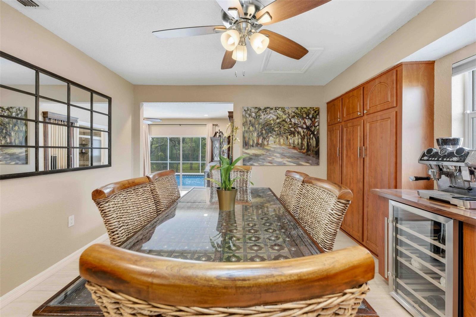 Image 16 of 79 For 1475 Glenridge Drive