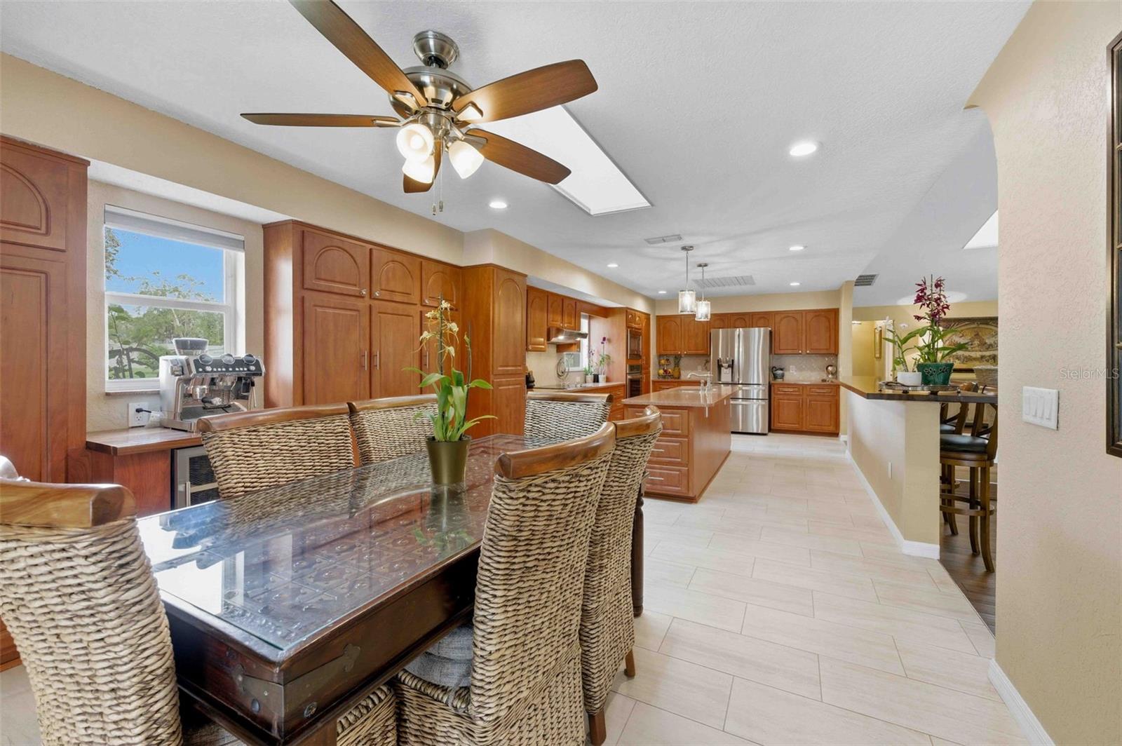 Image 17 of 79 For 1475 Glenridge Drive