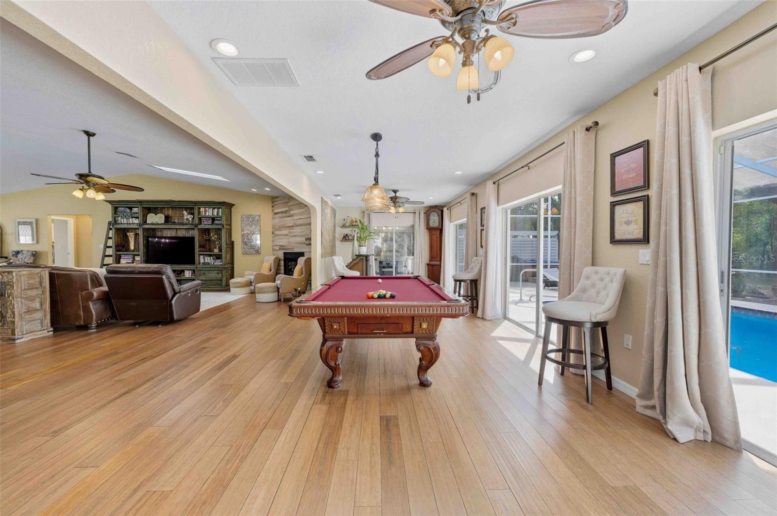 Image 18 of 79 For 1475 Glenridge Drive
