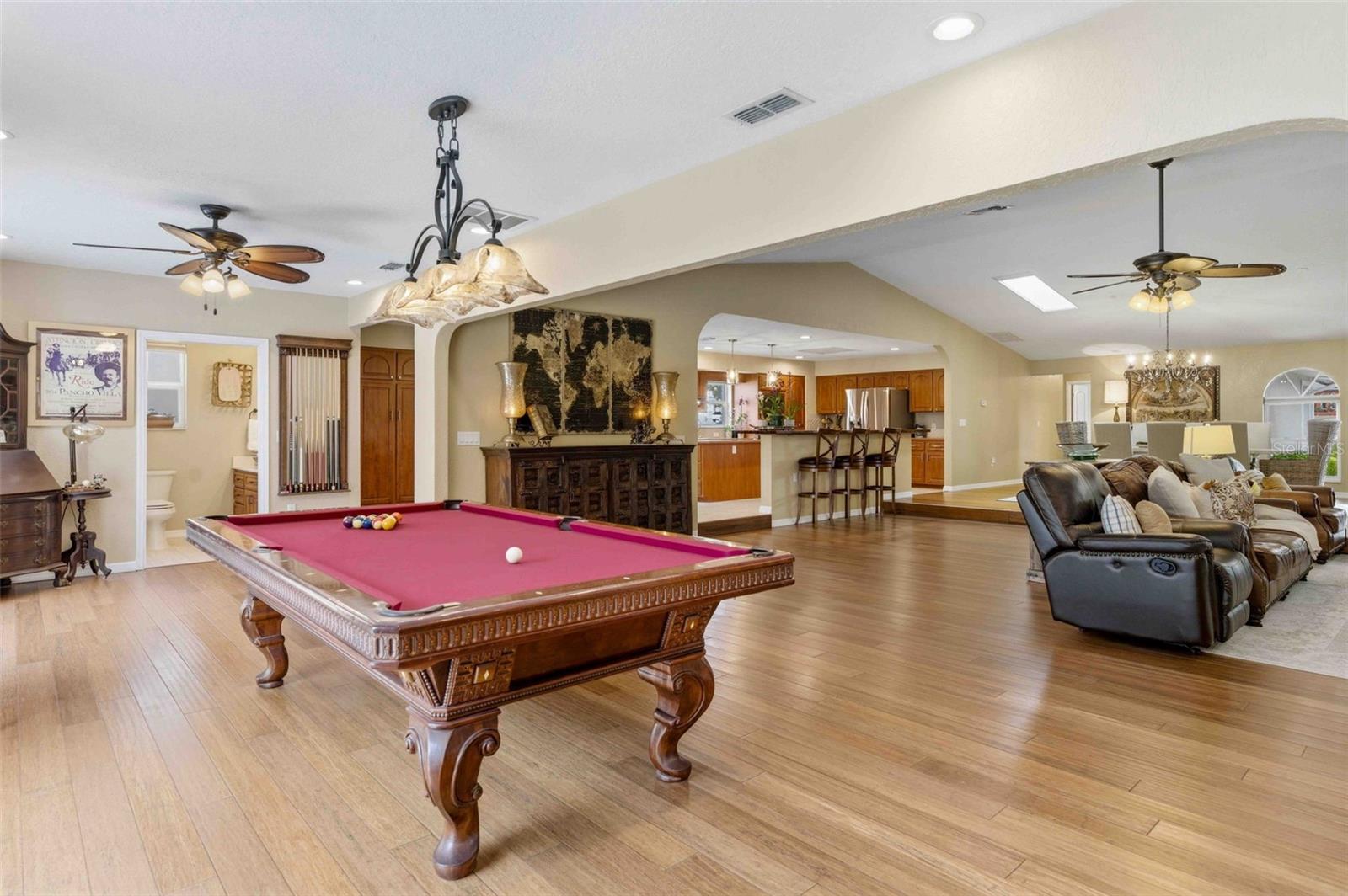 Image 20 of 79 For 1475 Glenridge Drive