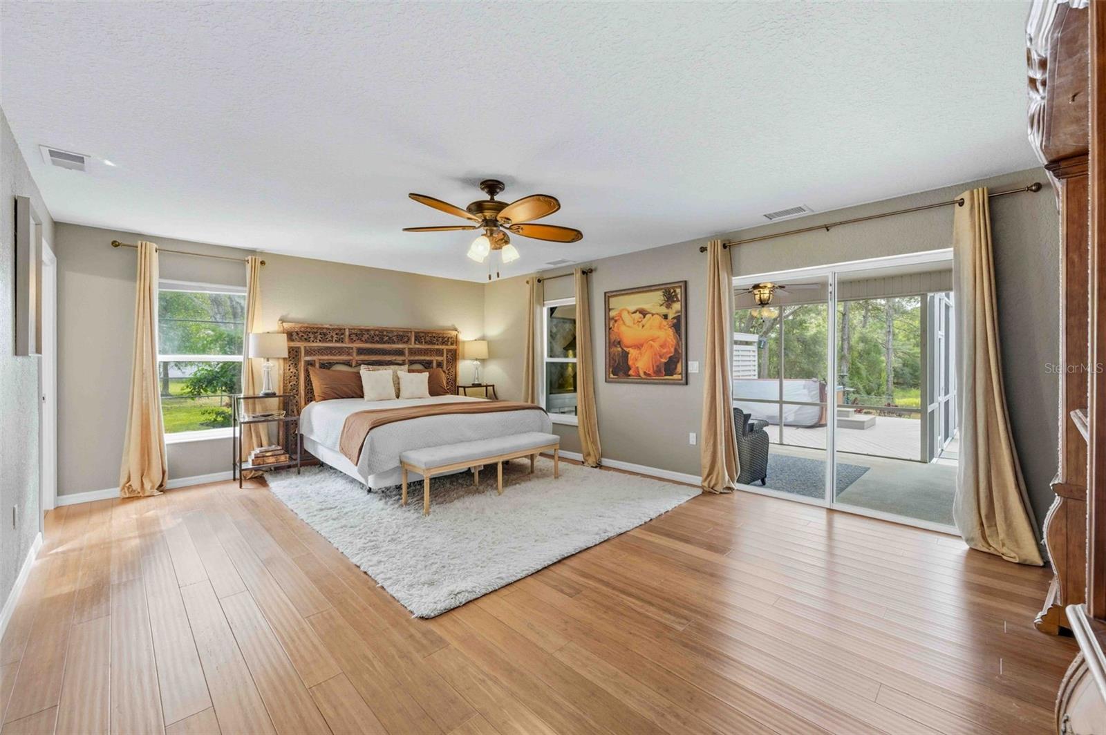 Image 23 of 79 For 1475 Glenridge Drive