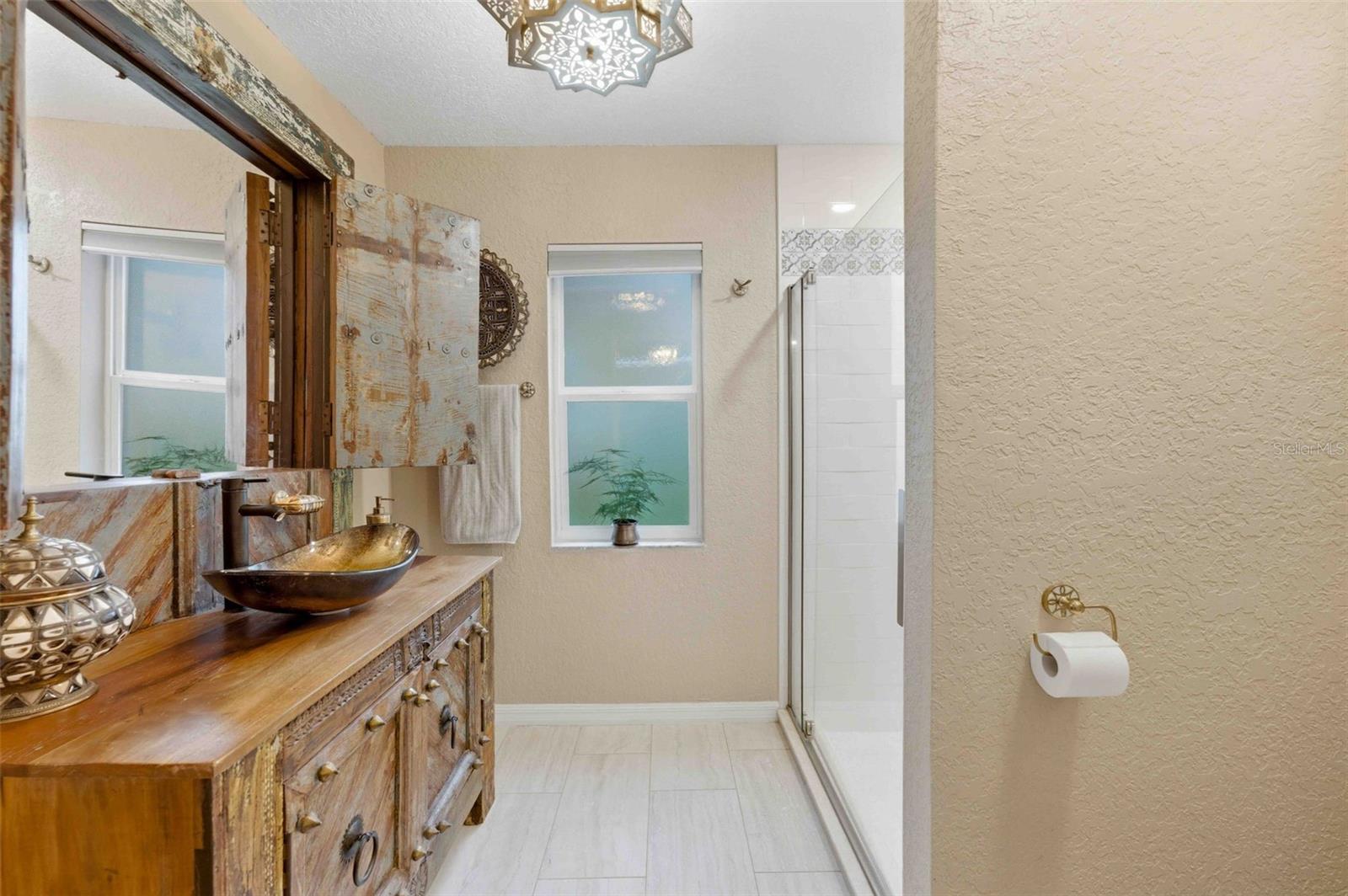 Image 37 of 79 For 1475 Glenridge Drive