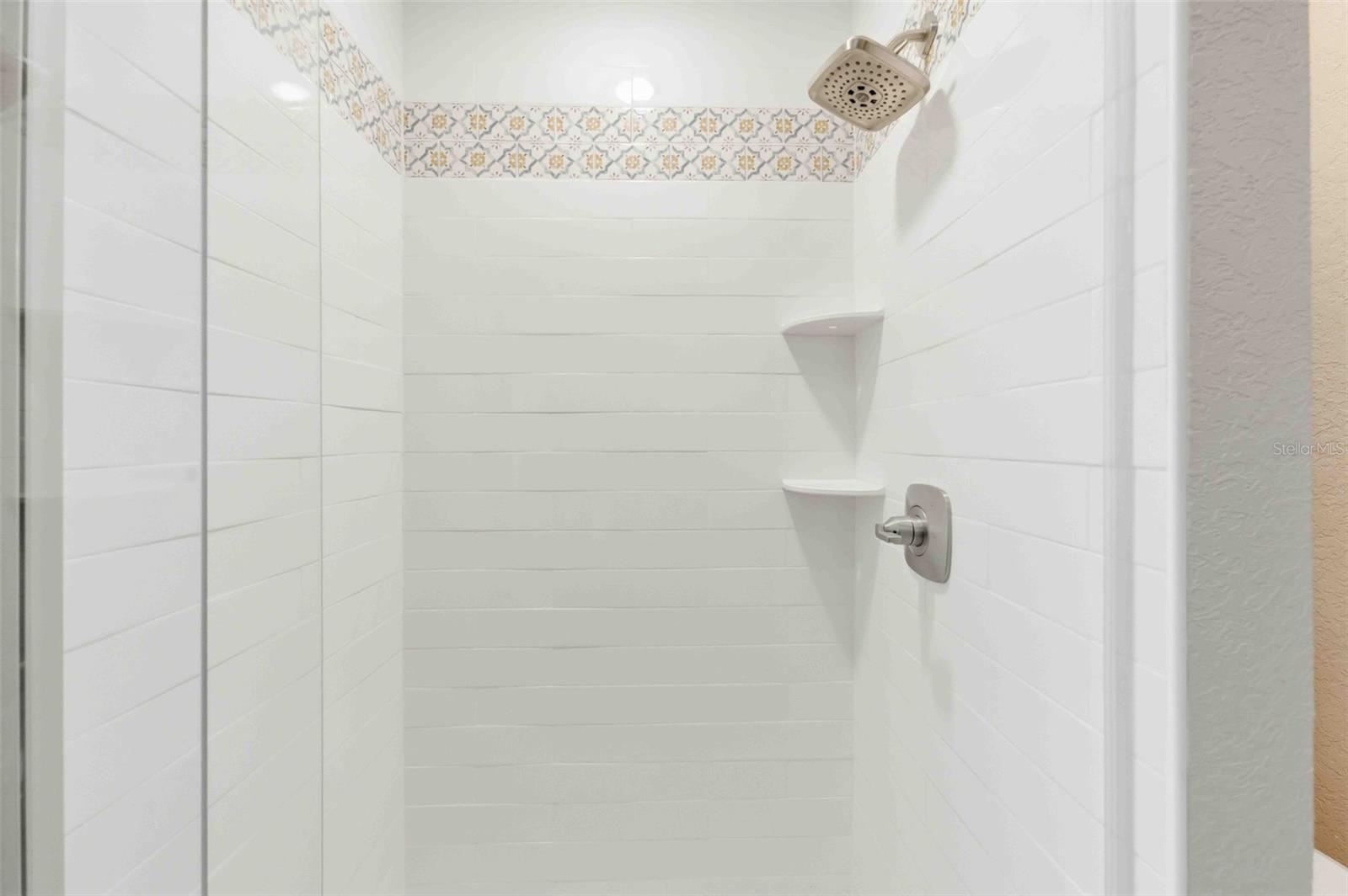 Image 39 of 79 For 1475 Glenridge Drive