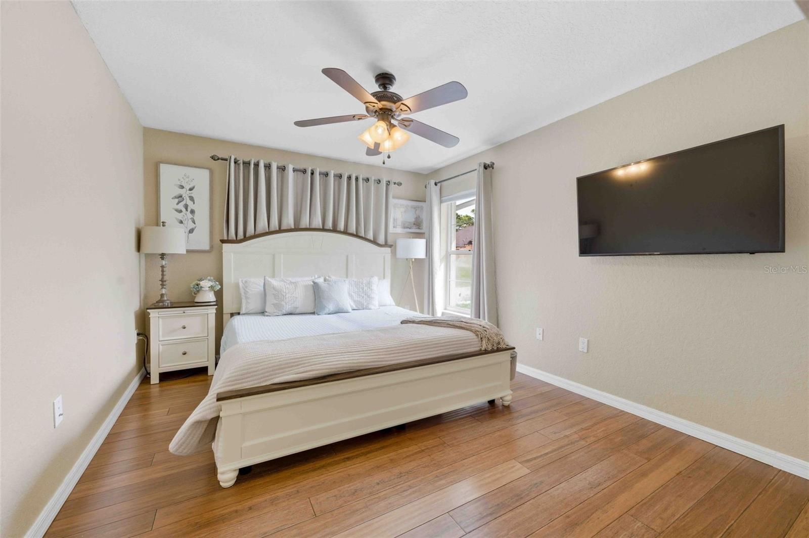 Image 47 of 79 For 1475 Glenridge Drive