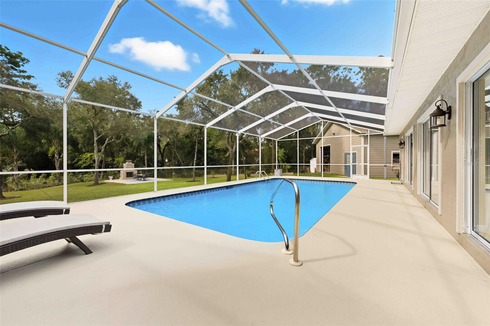 Image 55 of 79 For 1475 Glenridge Drive