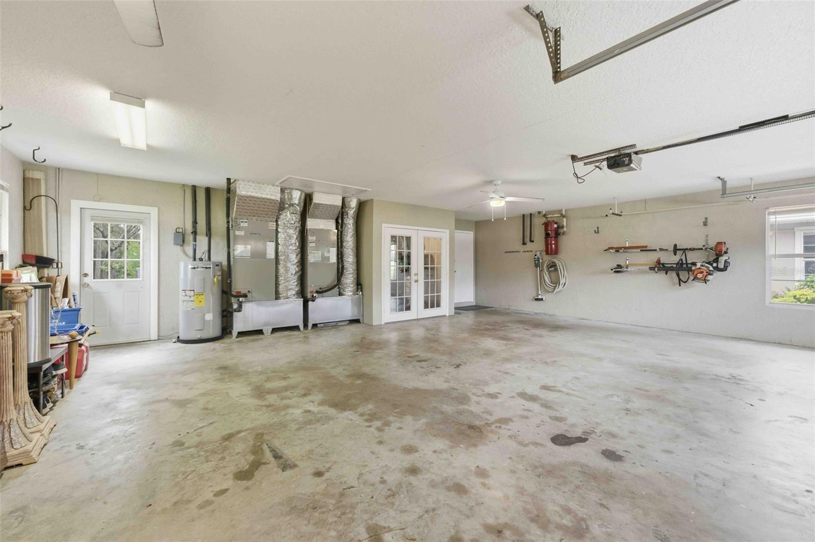 Image 76 of 79 For 1475 Glenridge Drive