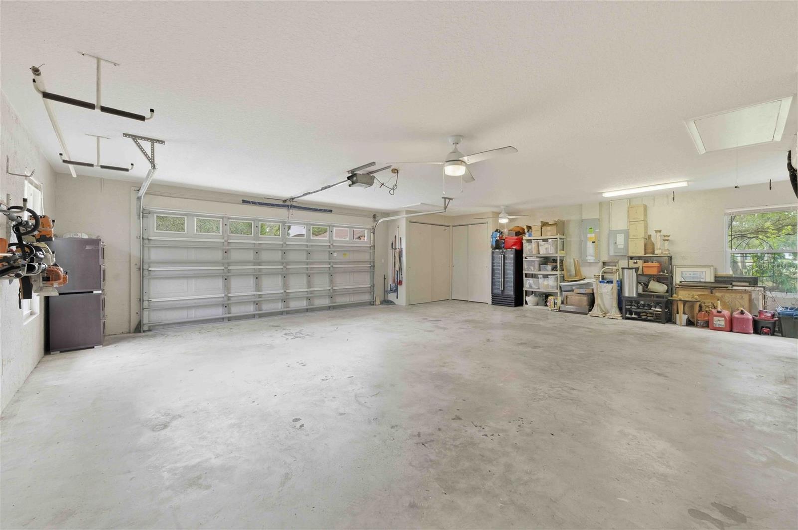 Image 77 of 79 For 1475 Glenridge Drive