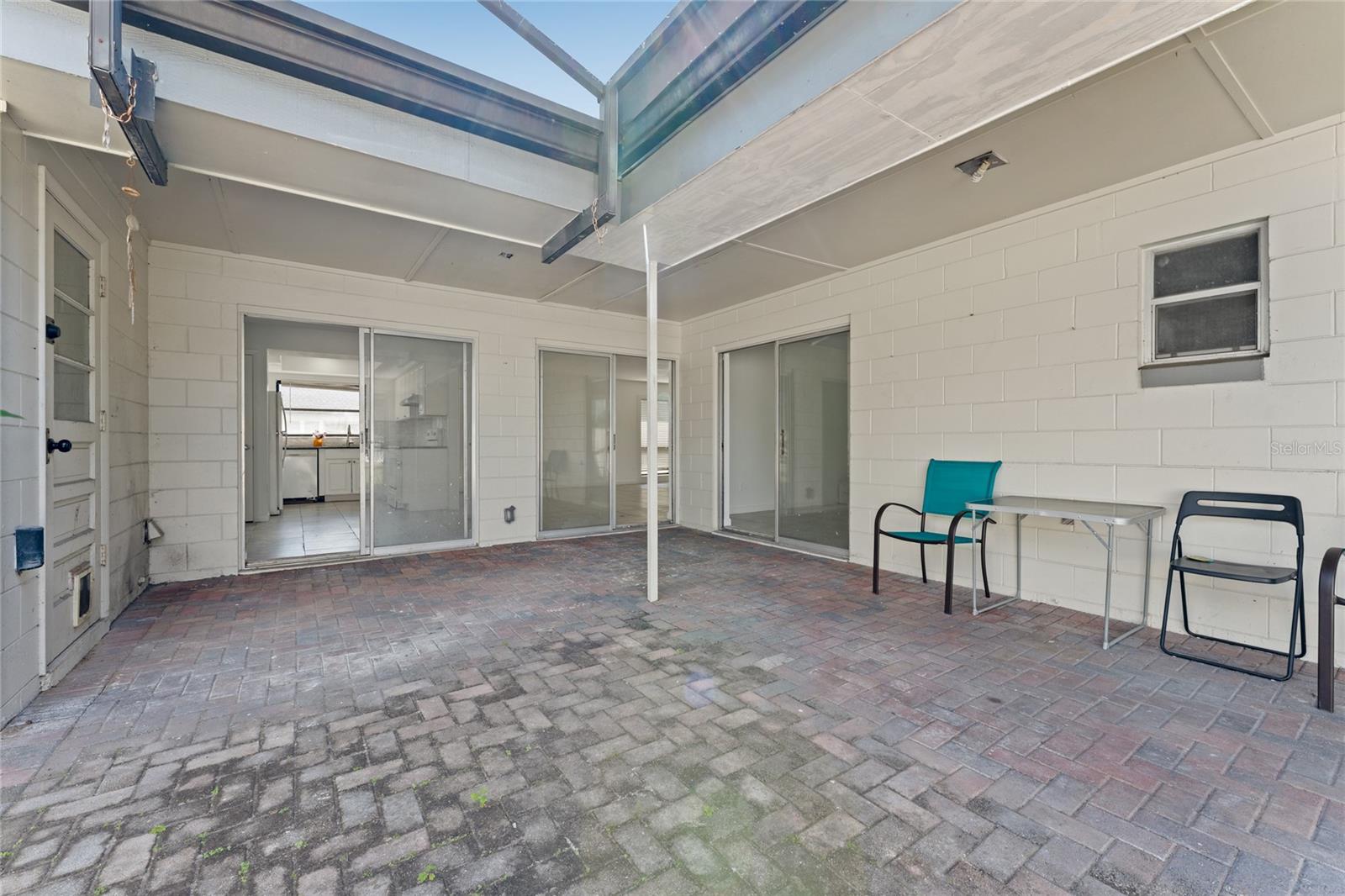 Image 29 of 39 For 1493 Magellan Circle 504