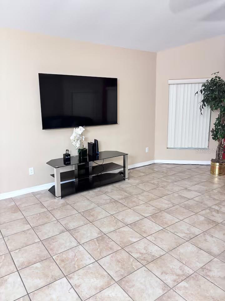 Image 38 of 49 For 2458 Sweetwater Club Circle 22