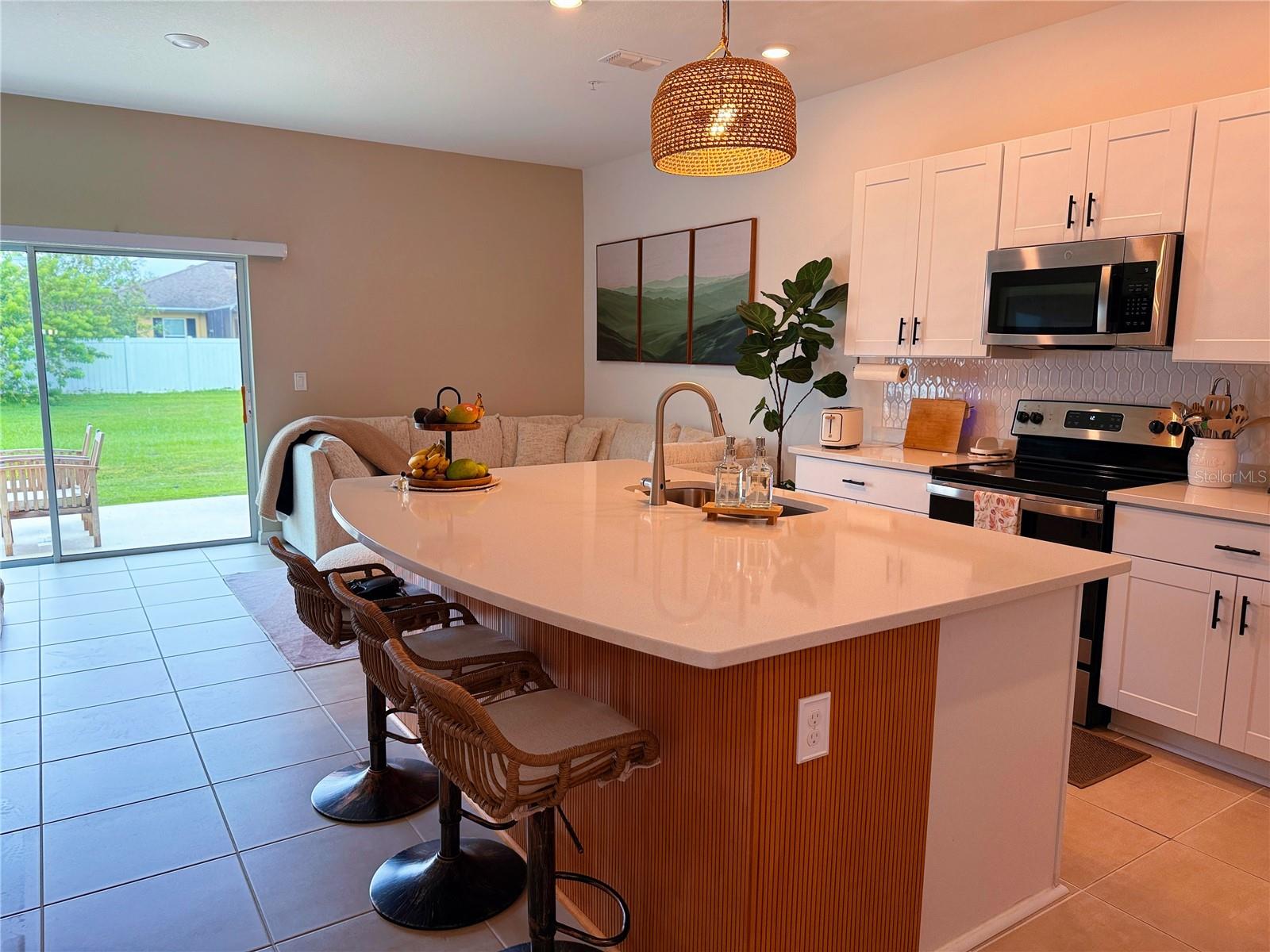 Image 3 of 14 For 4481 Arlington Avenue