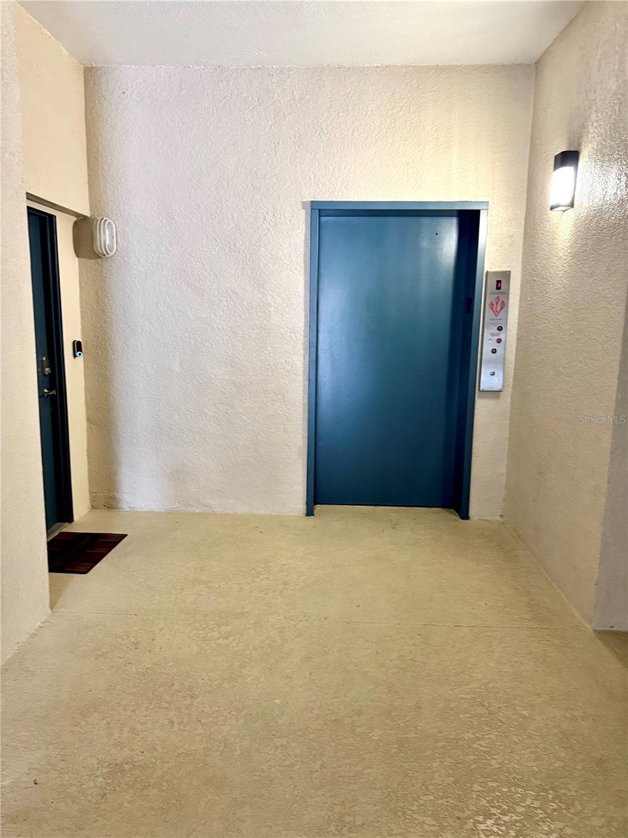 Image 5 of 27 For 3051 Greystone Loop 306