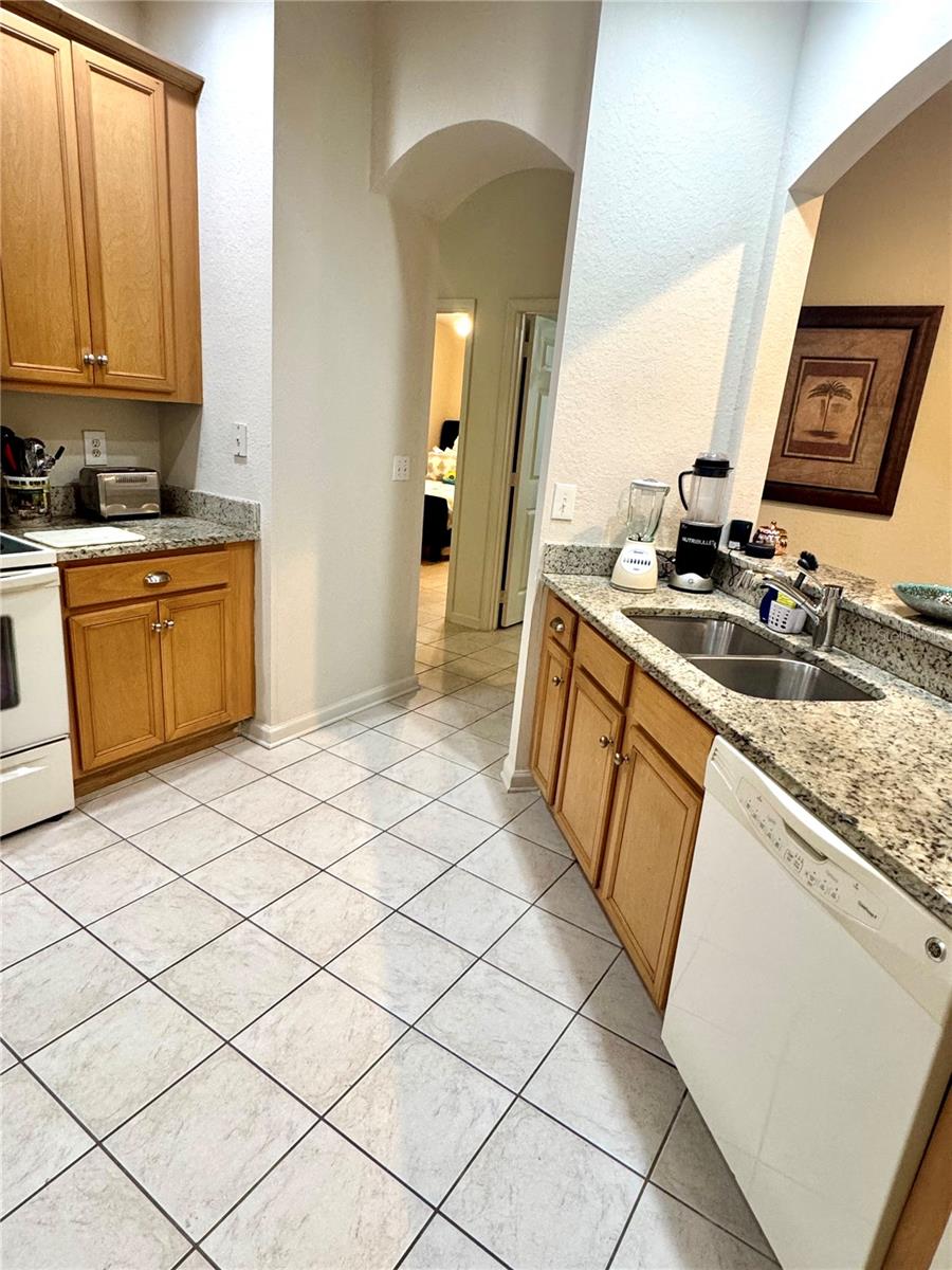 Image 9 of 27 For 3051 Greystone Loop 306