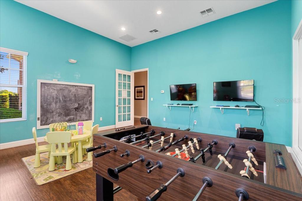 Image 10 of 32 For 8926 Shine Drive