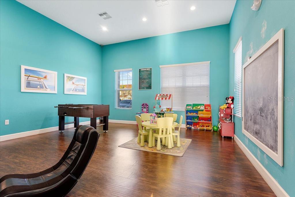 Image 11 of 32 For 8926 Shine Drive