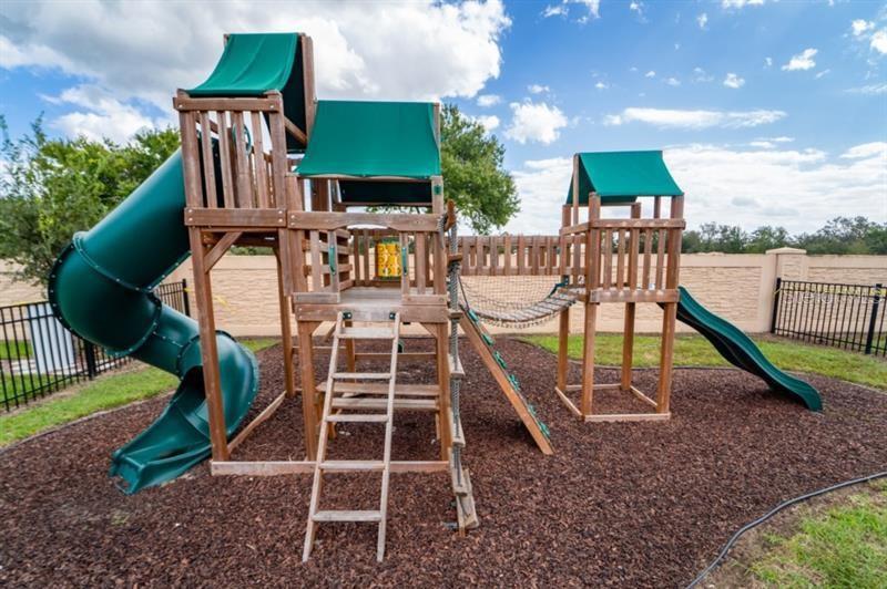 Image 14 of 32 For 8926 Shine Drive