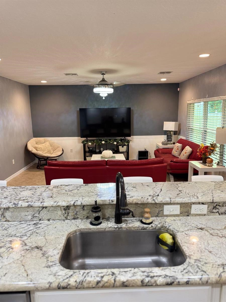 Image 11 of 38 For 14024 Waterford Creek Boulevard