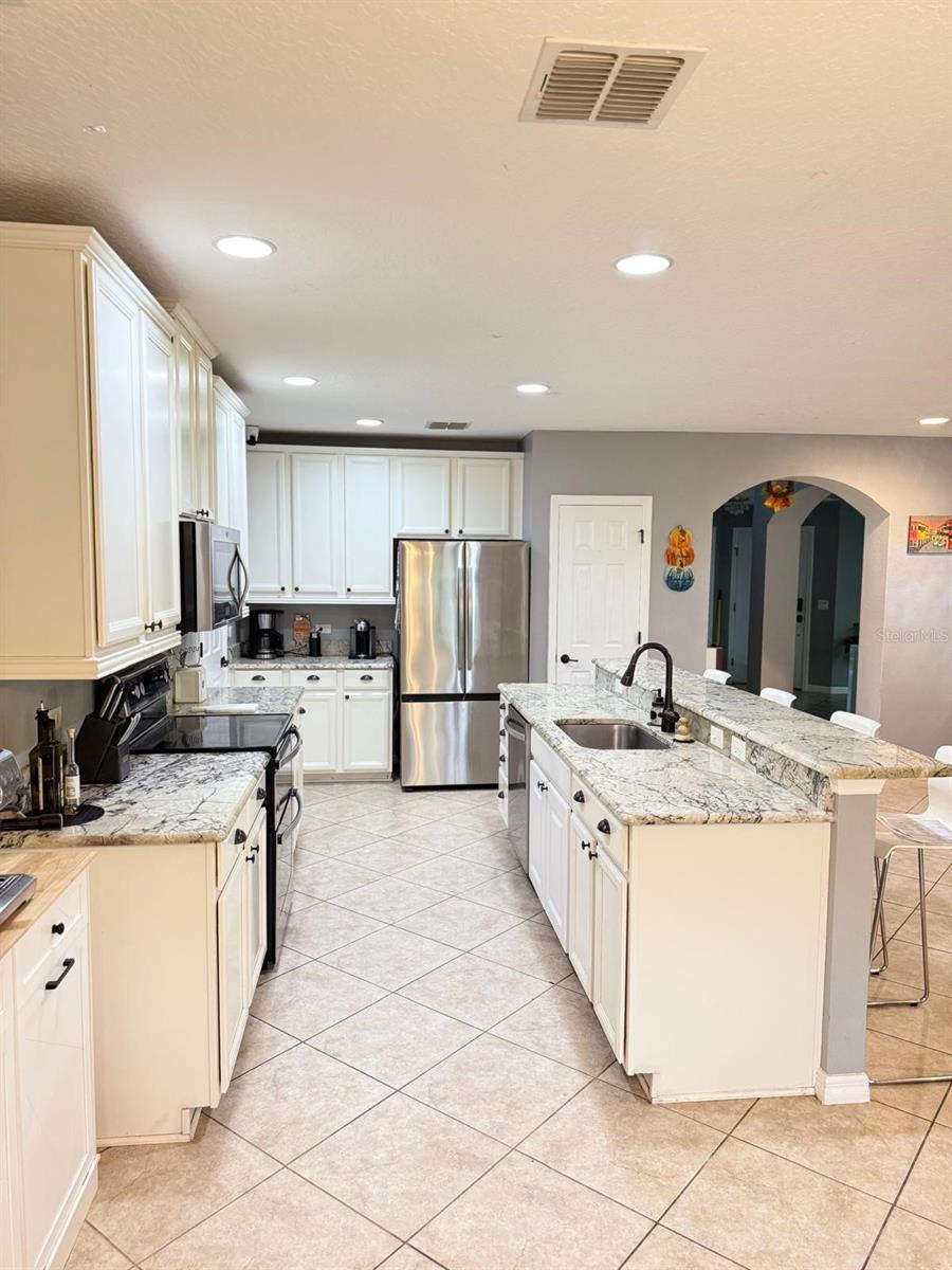 Image 7 of 38 For 14024 Waterford Creek Boulevard