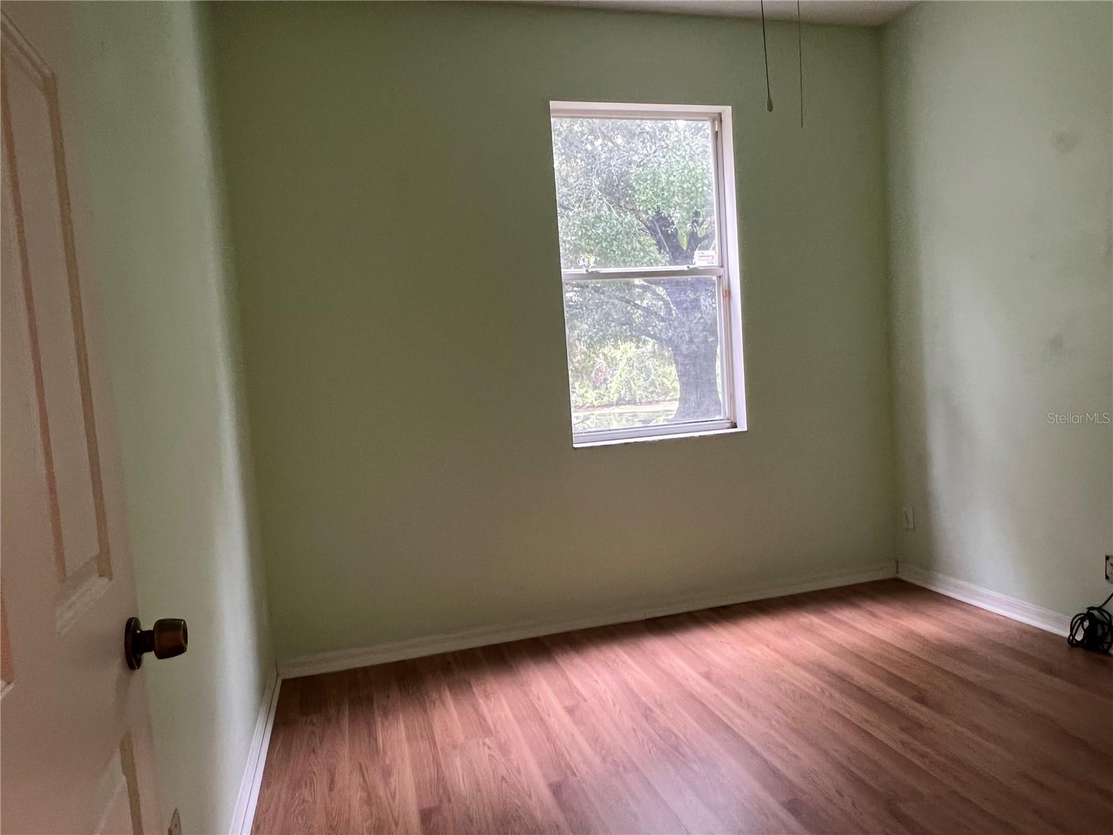 Image 13 of 21 For 1829 Snaresbrook Way