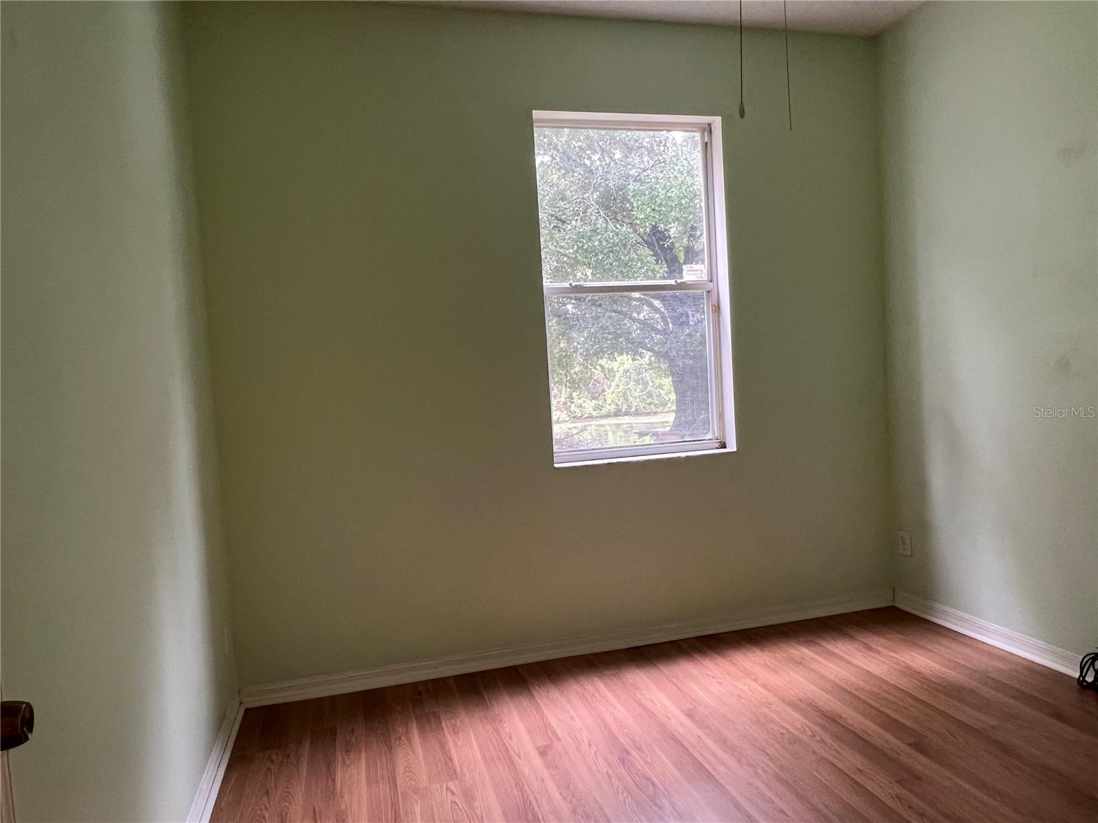 Image 14 of 21 For 1829 Snaresbrook Way