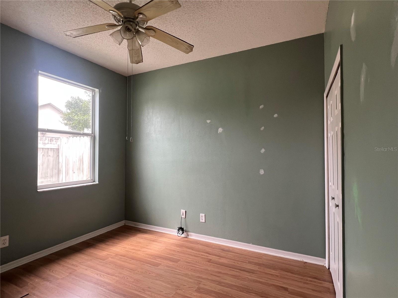 Image 15 of 21 For 1829 Snaresbrook Way