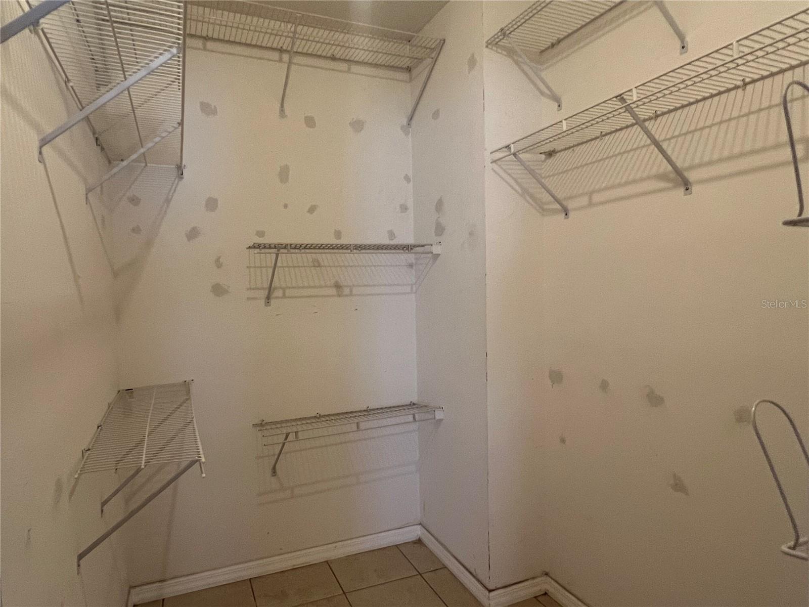 Image 8 of 21 For 1829 Snaresbrook Way