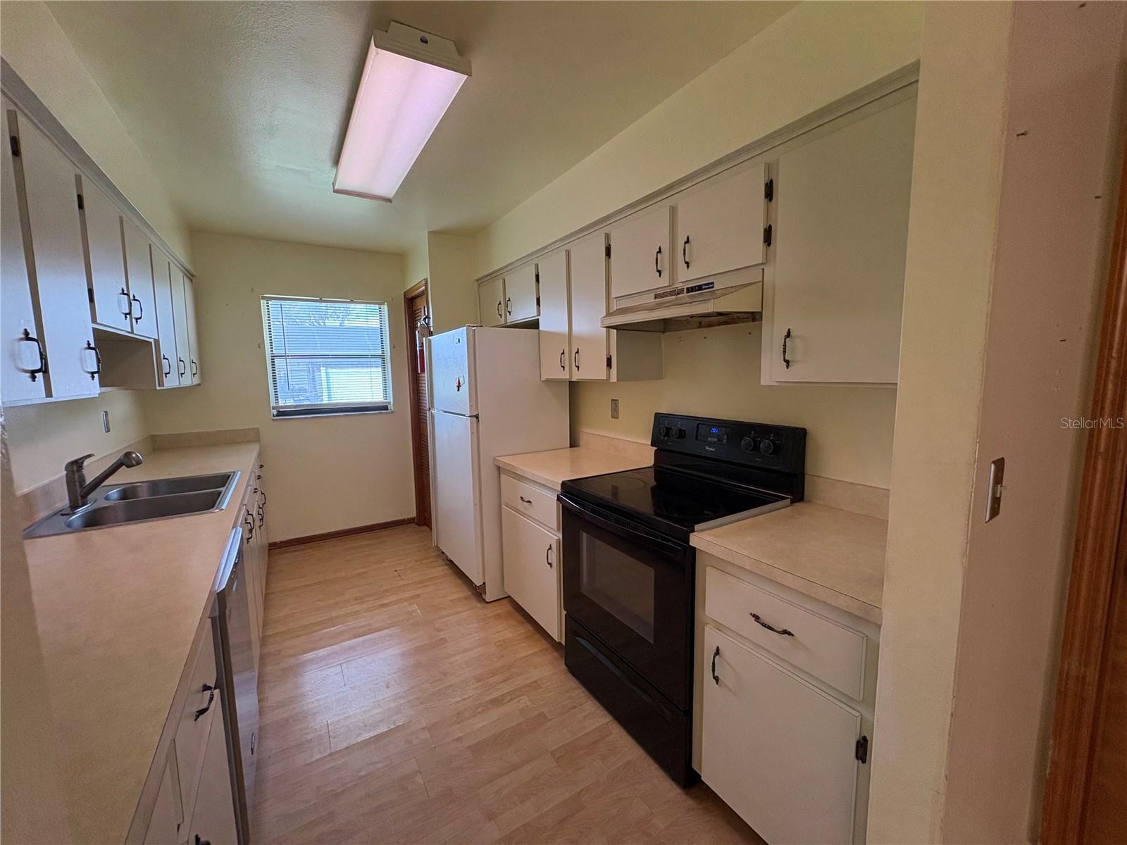 Image 12 of 19 For 3613 Willow Lake Court