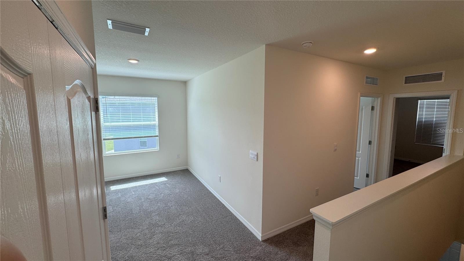 Image 17 of 27 For 1446 Isleta Loop