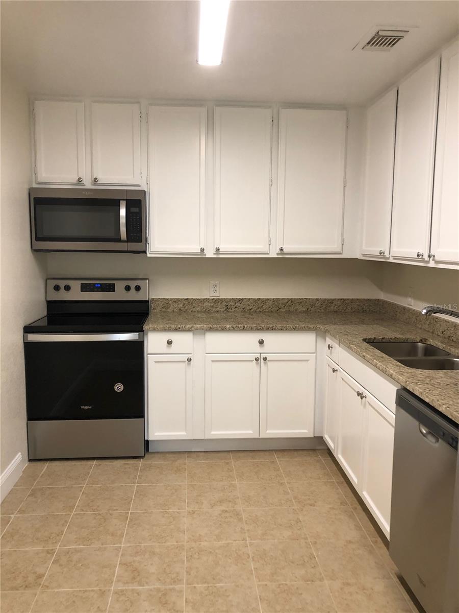 Image 4 of 14 For 4165 Versailles Drive 4165g