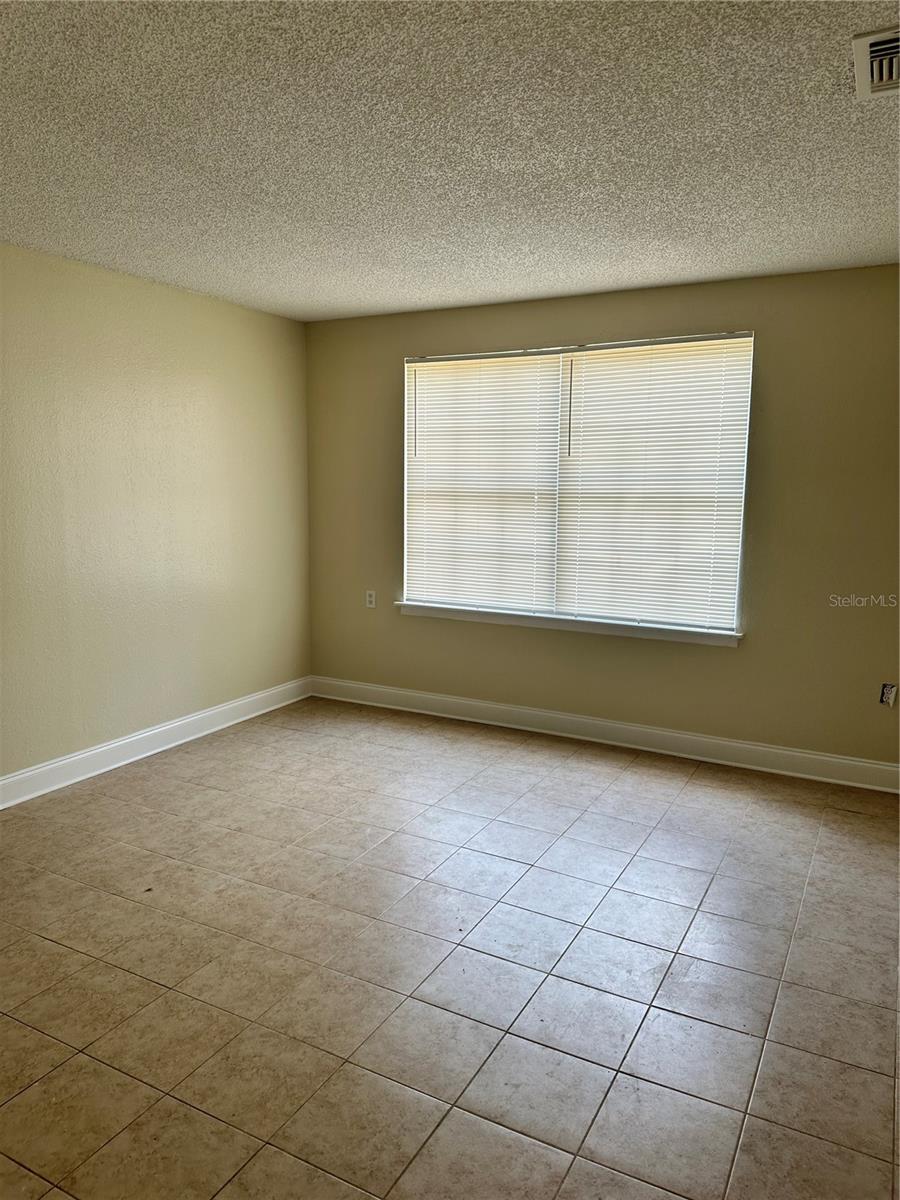 Image 6 of 14 For 4165 Versailles Drive 4165g