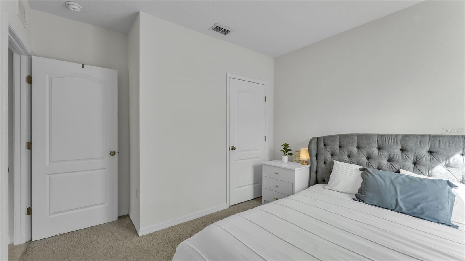 Image 11 of 50 For 182 St Thomas Drive