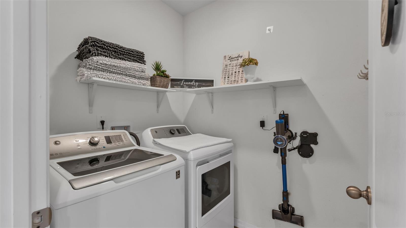 Image 13 of 50 For 182 St Thomas Drive