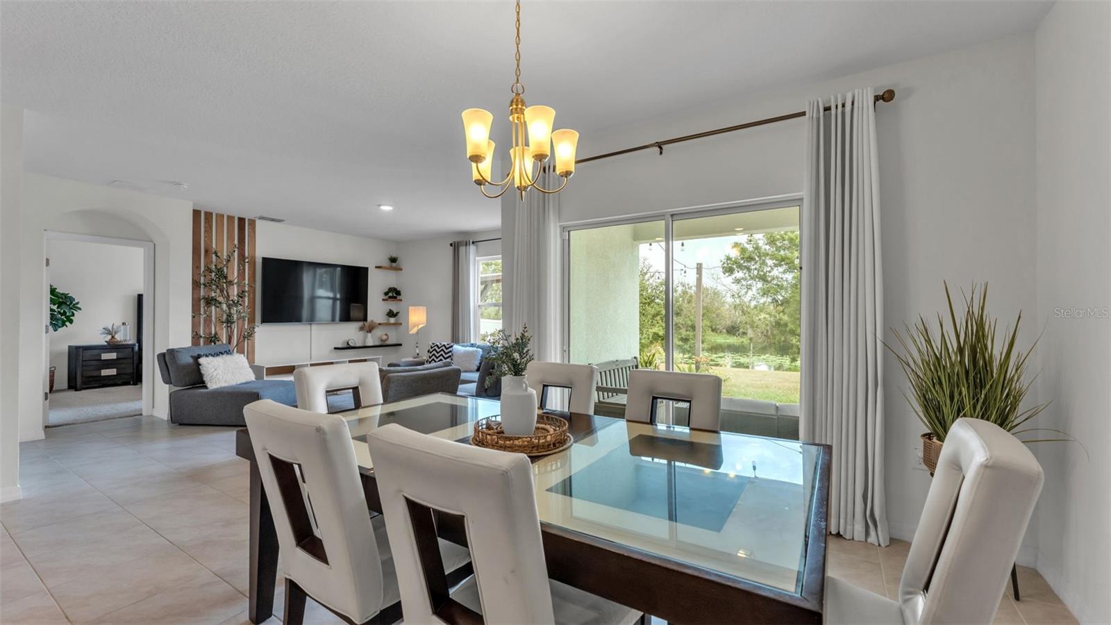 Image 23 of 50 For 182 St Thomas Drive