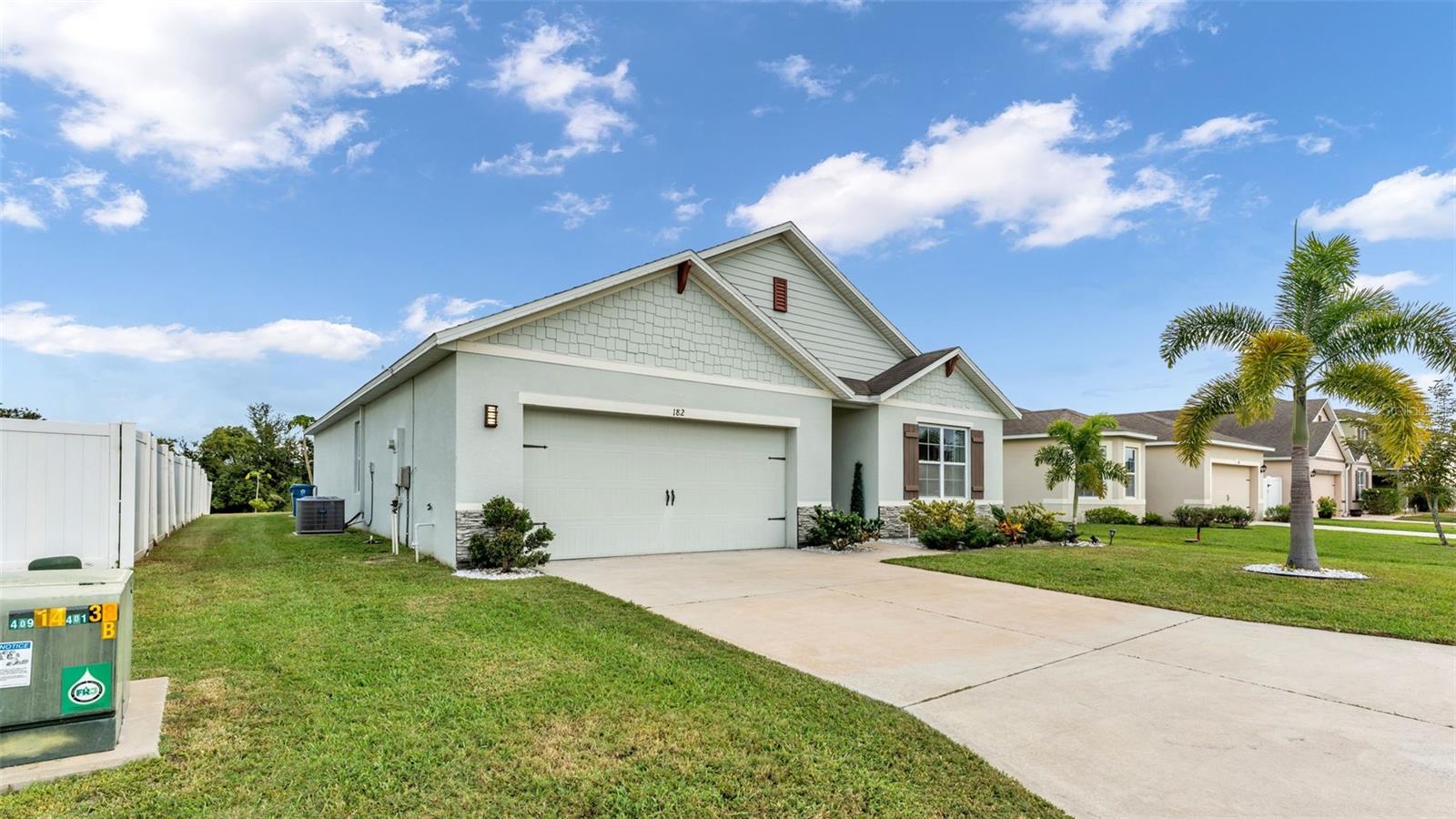 Image 3 of 50 For 182 St Thomas Drive