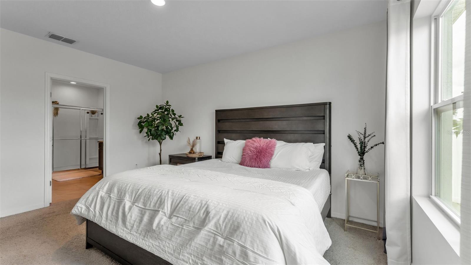 Image 30 of 50 For 182 St Thomas Drive