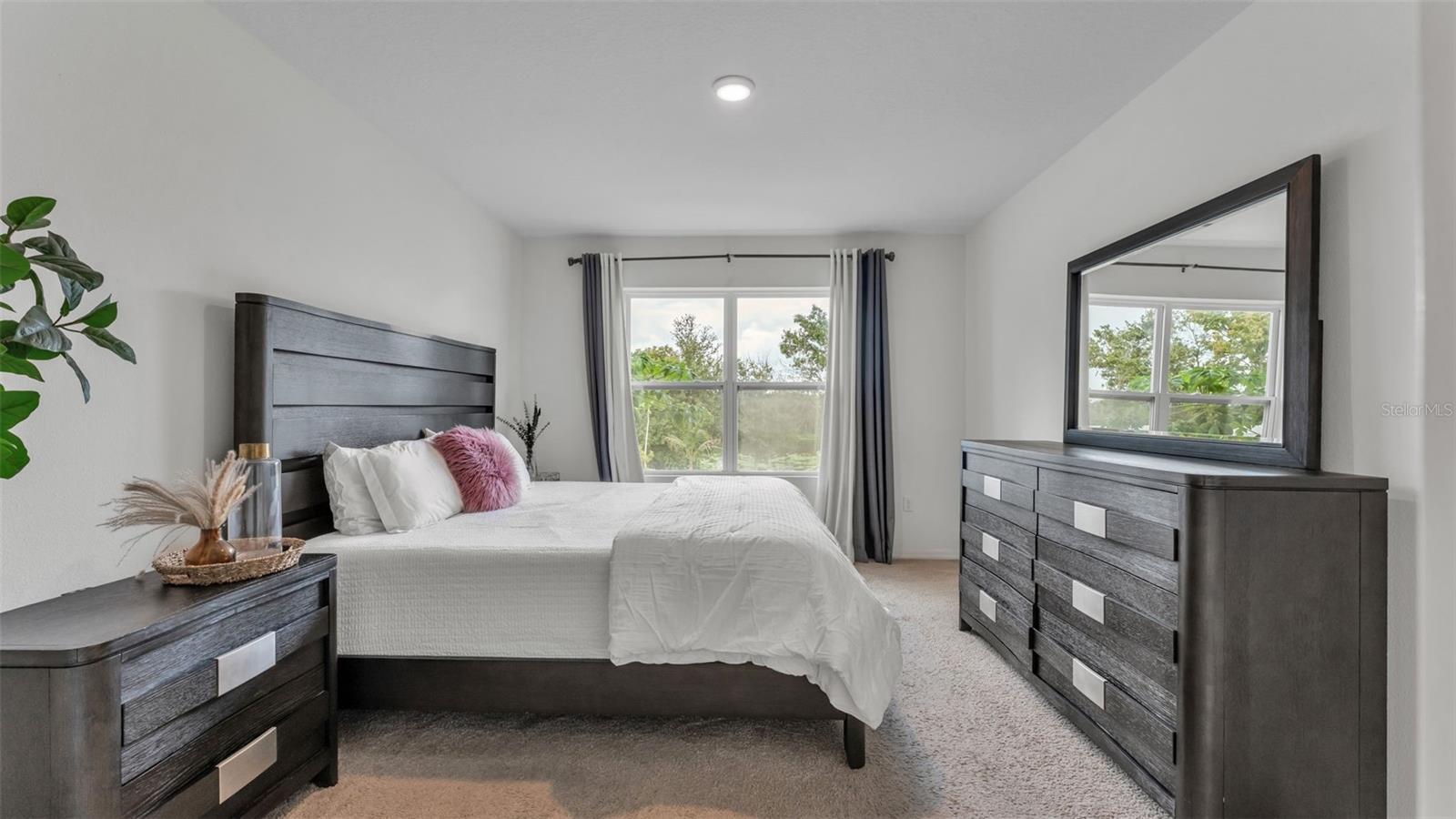 Image 32 of 50 For 182 St Thomas Drive