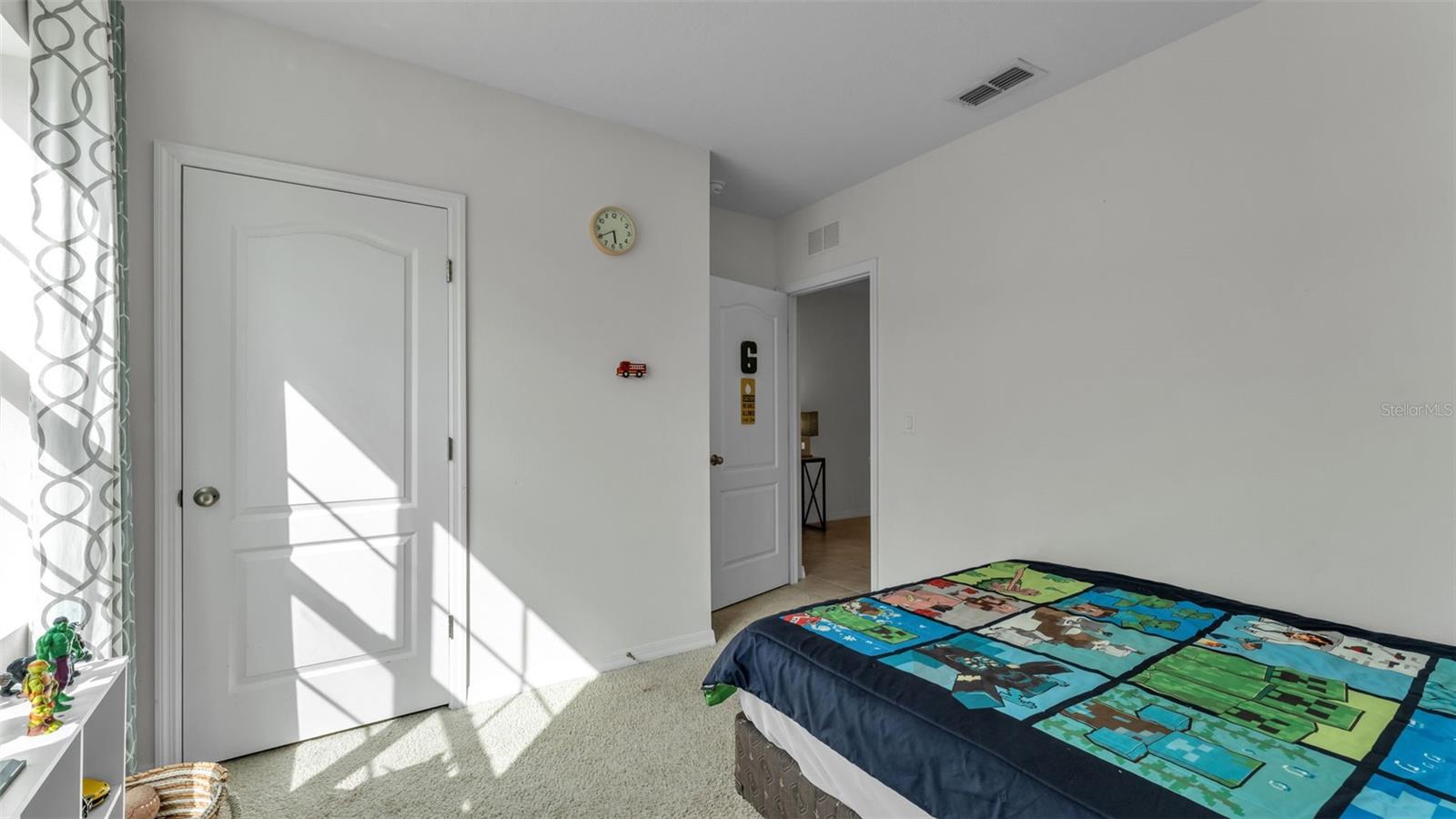 Image 7 of 50 For 182 St Thomas Drive